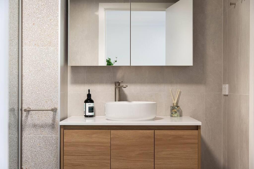 Apartment A Wabi-sabi Style At Canberra